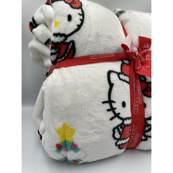 NEW Hello Kitty Christmas Plush Full/Queen Blanket 90x90 - Fast Shipping! - Picture 3 of 9